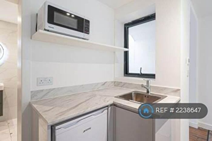 Studio To Rent In Endersleigh Gardens, London, NW4