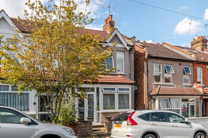 3 Bedroom End Of Terrace House For Sale In Spencer Road, London, N11