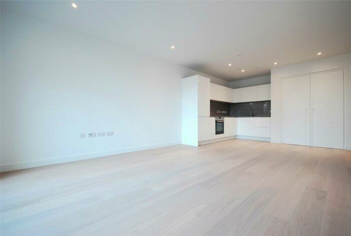 1 Bedroom Flat To Rent In Flotilla House, Cable Street, E16