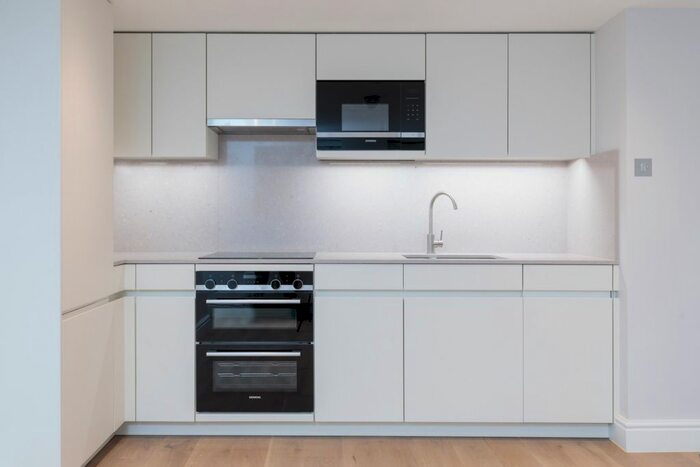 1 Bedroom Flat To Rent In Upper Berkeley Street, London, W1H