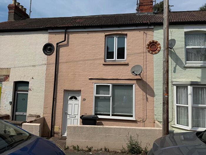 2 Bedroom Terraced House To Rent In Eastland Road, Yeovil, BA21