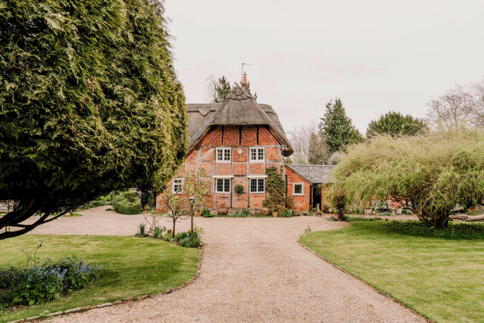 4 Bedroom Detached House For Sale In Compton End, Compton, Hampshire, SO21