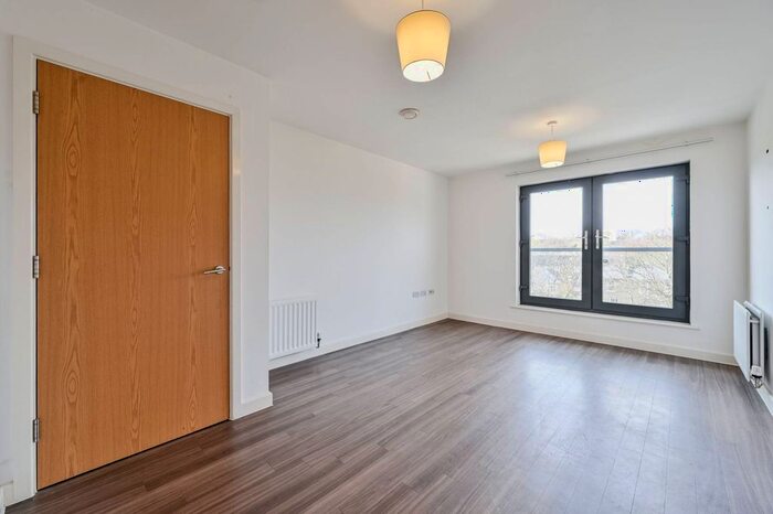 1 Bedroom Flat To Rent In Lee High Road, Lewisham, London, SE13