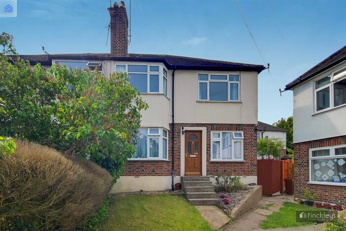 2 Bedroom Flat To Rent In Grosvenor Road, Finchley, N3