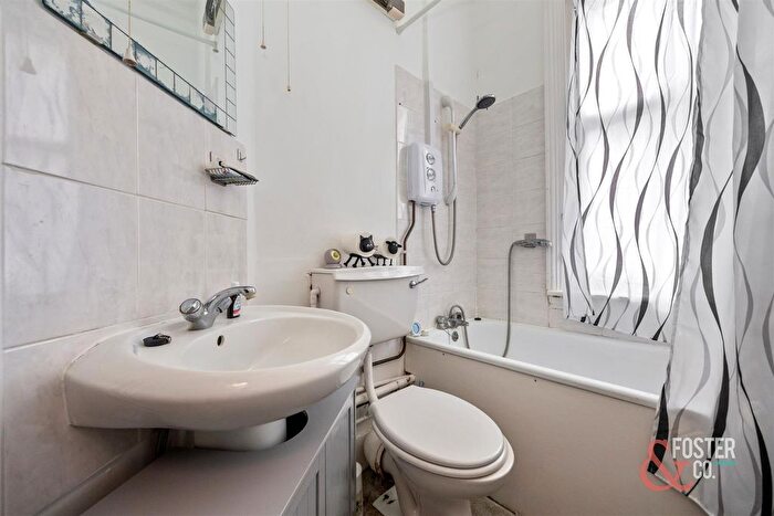 1 Bedroom Flat To Rent In Vallance Gardens, Hove, BN3
