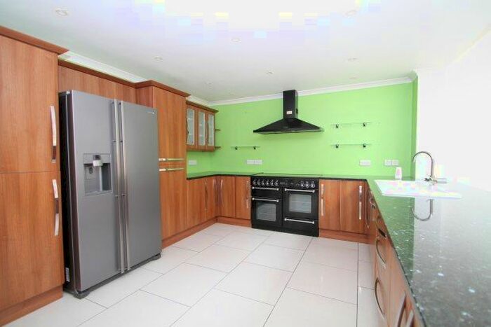 3 Bedroom Property To Rent In Whyteleafe Hill, Whyteleafe, CR3