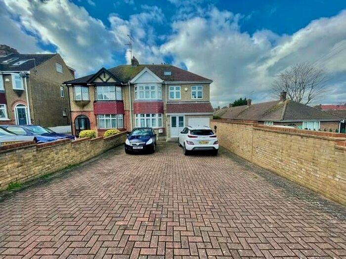 4 Bedroom House To Rent In Pattens Lane, Rochester, ME1