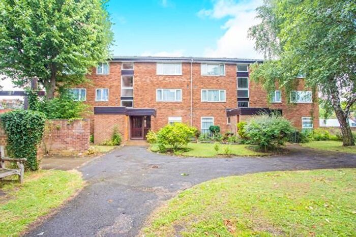 1 Bedroom Flat To Rent In Buckingham Avenue, Perivale, UB6