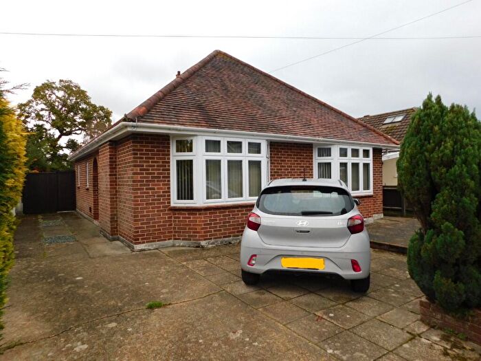 2 Bedroom Detached Bungalow For Sale In Flambard Avenue, Christchurch, BH23