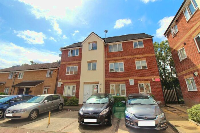 1 Bedroom Flat To Rent In Fenman Gardens, Goodmayes, Ilford, IG3