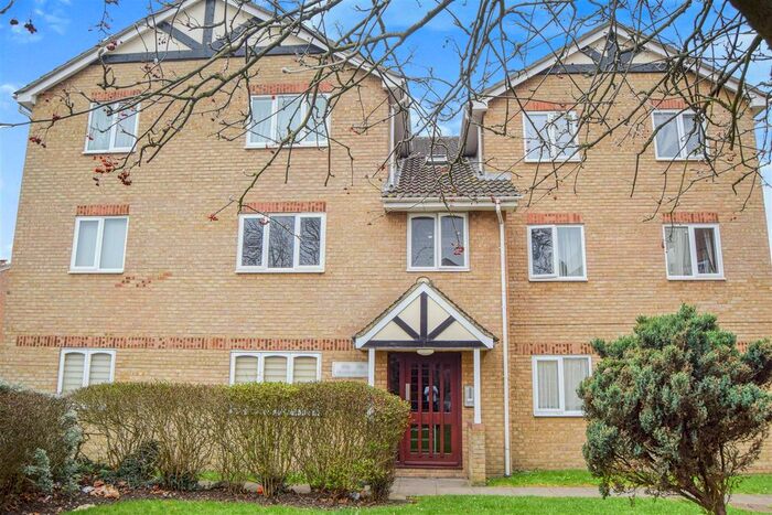 1 Bedroom Flat To Rent In Heathfield Drive, Mitcham, CR4
