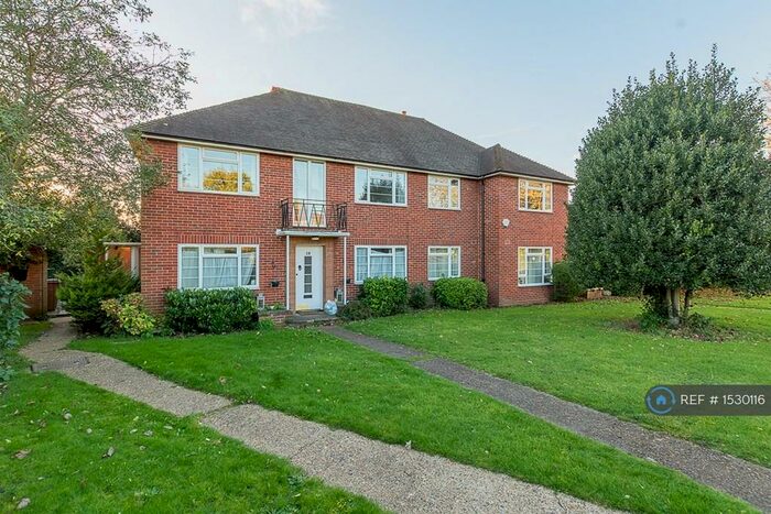 2 Bedroom Maisonette To Rent In Sandy Lane, Cheam, Sutton, SM2