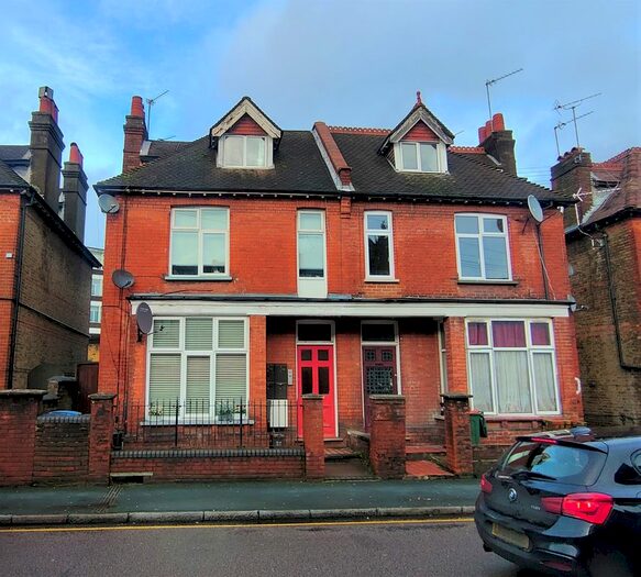 1 Bedroom Flat To Rent In Marlborough Road, Watford, WD18