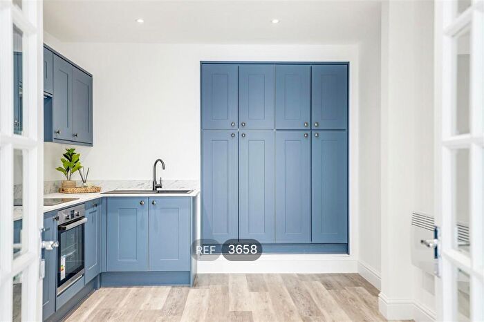 1 Bedroom Flat To Rent In Millicent Road, West Bridgford, Nottingham, NG2