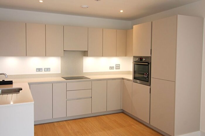 2 Bedroom Flat To Rent In Rainier Apartments, Cherry Orchard Road, Croydon, CR0