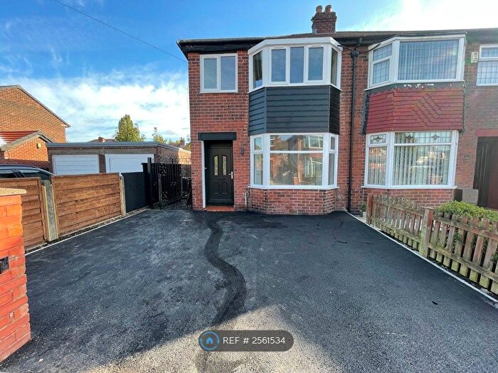 3 Bedroom Semi-Detached House To Rent In Lydgate Road, Droylsden, Manchester, M43