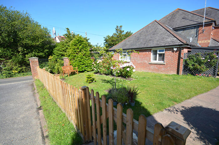 1 Bedroom Apartment For Sale In The Laurels, Macaulay Road, Poole, Dorset, BH18 - Photo 8