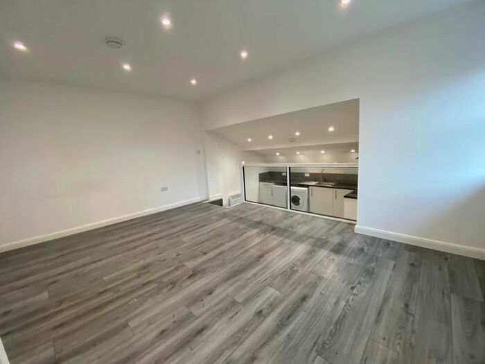 Studio To Rent In Wandle Court Gardens, Beddington, Croydon CR0