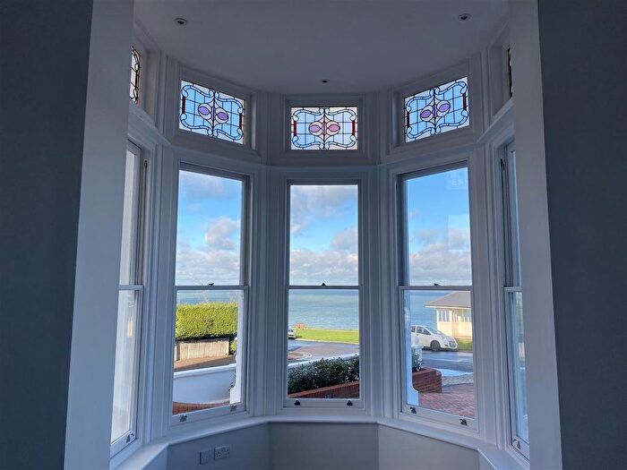 2 Bedroom Flat To Rent In Beacon Hill Herne Bay, Kent, CT6