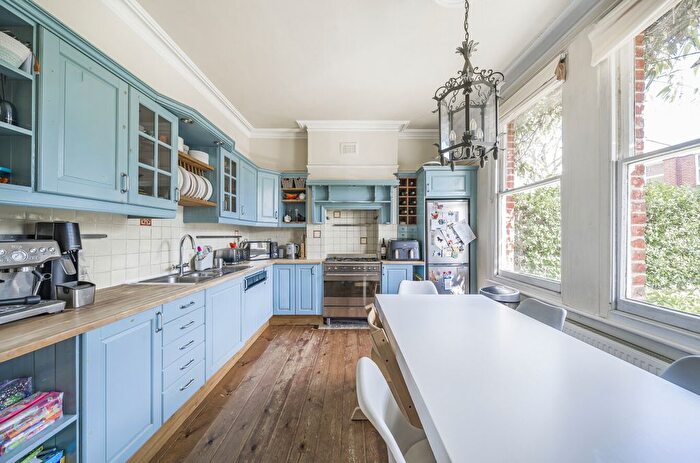 3 Bedroom Semi-Detached House To Rent In Alexandra Gardens, Muswell Hill, London, N10