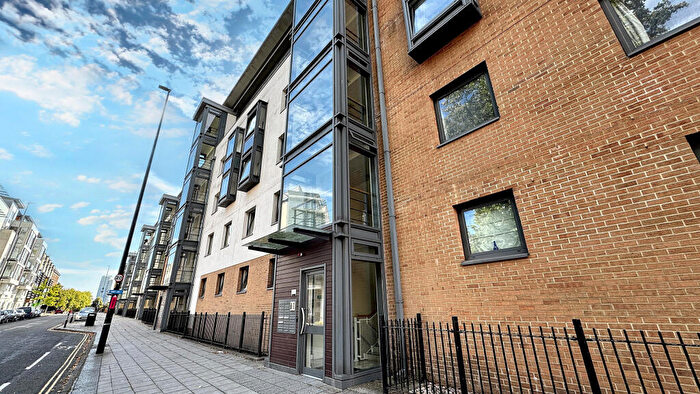 2 Bedroom Apartment To Rent In Deanery Road, Bristol, BS1