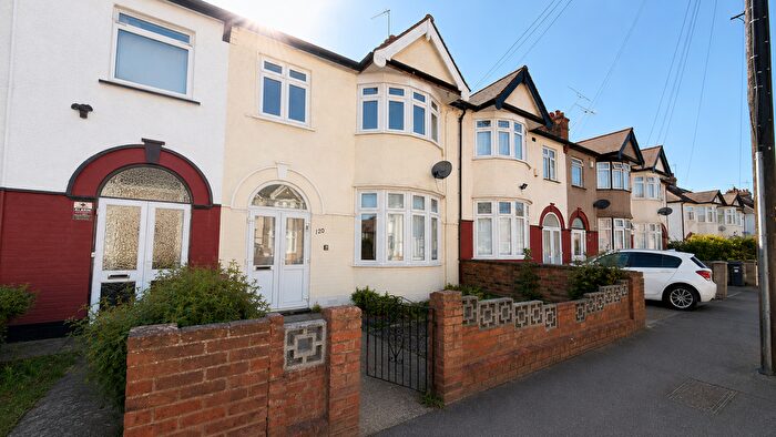 3 Bedroom Terraced House To Rent In South Park Road, Ilford, IG1