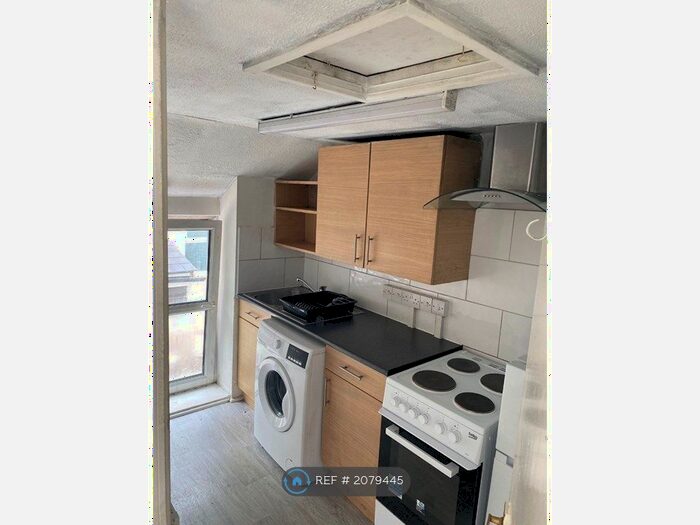 1 Bedroom Flat To Rent In Gurnos Road, Ystalyfera, Swansea, SA9