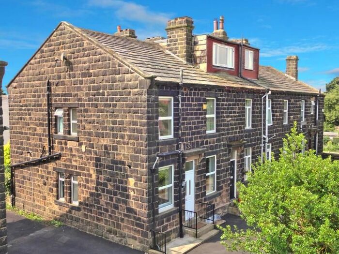 2 Bedroom End Of Terrace House To Rent In Granville Terrace, Yeadon, Leeds, LS19