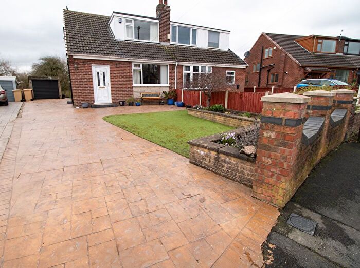 3 Bedroom Semi Detached Bungalow For Sale In Trent Way, Kearsley, Bolton, BL4