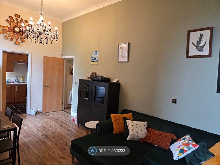 2 Bedroom Flat To Rent In Ockbrook Drive, Nottingham, NG3