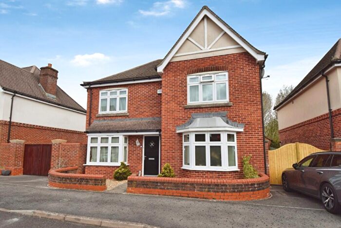 4 Bedroom Detached House For Sale In Denton Drive, Amesbury, SP4