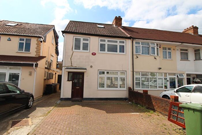 5 Bedroom Semi-Detached House To Rent In Millais Gardens, Edgware, HA8