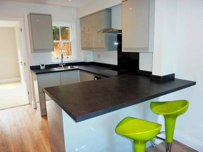 1 Bedroom Flat To Rent In Wargrave Road, Twyford, Reading, RG10