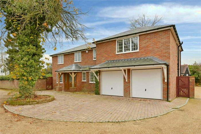 4 Bedroom Detached House To Rent In Lock Road, Marlow, Buckinghamshire, SL7