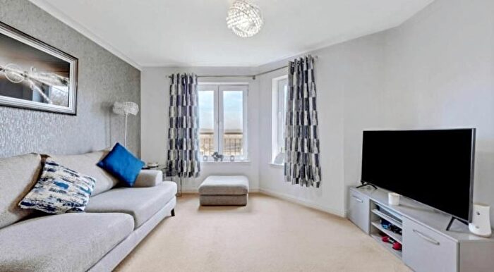 2 Bedroom Flat To Rent In Whitehaugh Road, Glasgow, G53