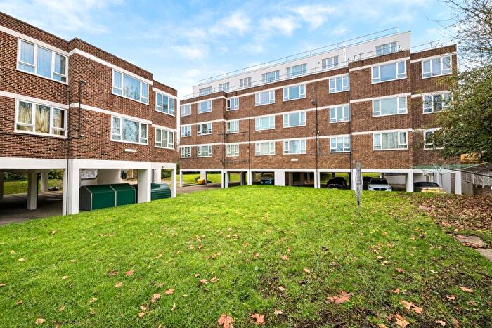 2 Bedroom Flat For Sale In Westcombe Park Road, London, SE3