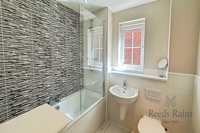 5 Bedroom Detached House For Sale In Holme View, Selby, North Yorkshire, YO8