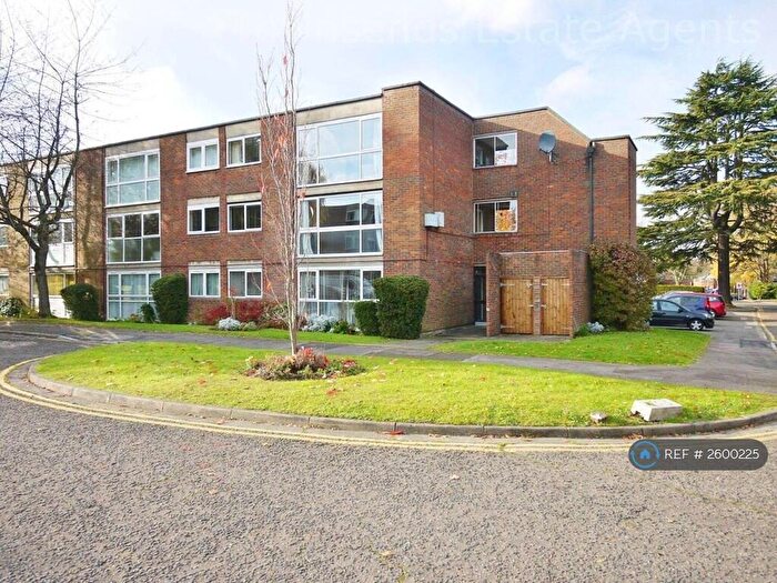 2 Bedroom Flat To Rent In Hawkesworth Close, Northwood, HA6