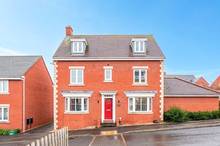 5 Bedroom Detached House For Sale In Renard Rise, Stonehouse, GL10