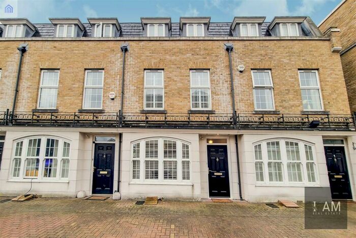 3 Bedroom Terraced House To Rent In St. Martins Lane, Beckenham, BR3