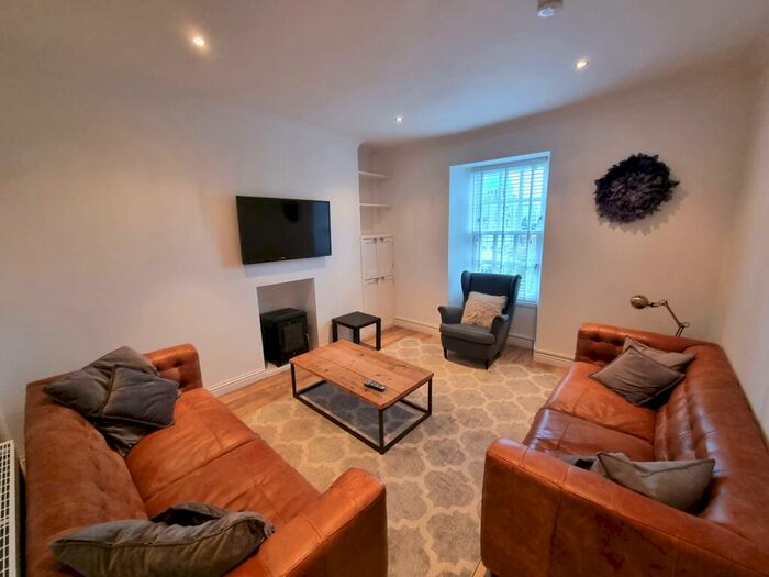 2 Bedroom Flat To Rent In Diamond Street, The City Centre, Aberdeen, AB10