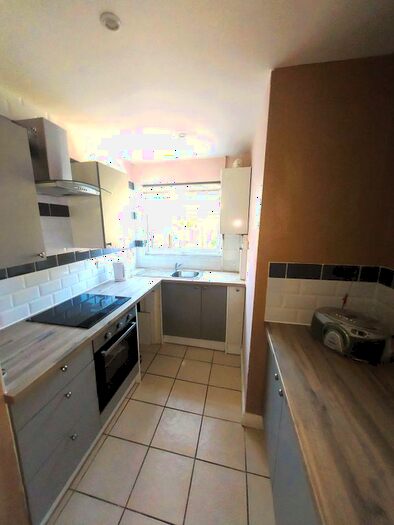 2 Bedroom Flat To Rent In Graham Road, Mitcham, CR4