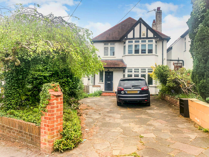 4 Bedroom Detached House To Rent In Banstead Road, Carshalton, SM5