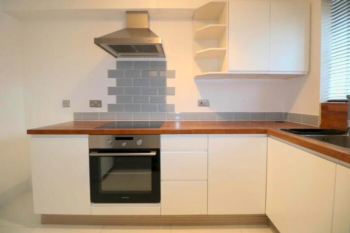 1 Bedroom Flat To Rent In Milestone Close, Edmonton, N9
