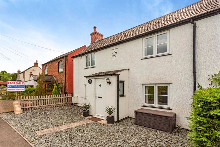 3 Bedroom Cottage For Sale In Riverside Lane, Broadoak, Newnham, GL14