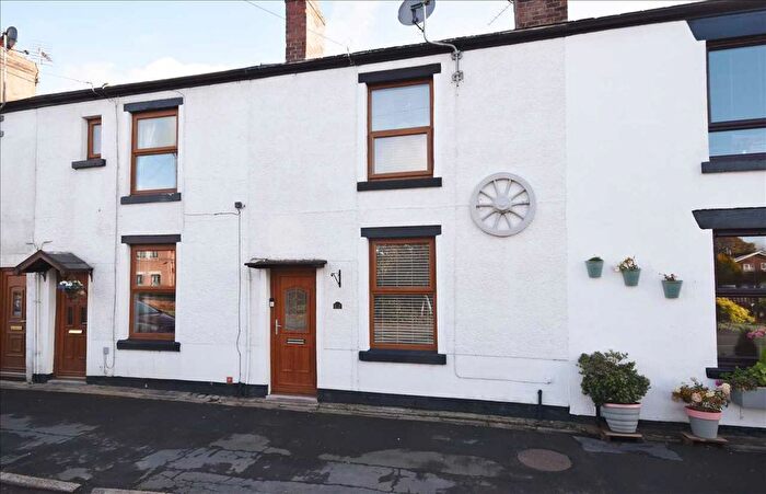 2 Bedroom Cottage For Sale In Chorley Lane, Charnock Richard, Chorley, PR7