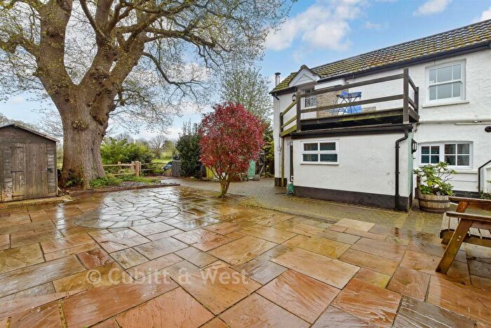 3 Bedroom End Of Terrace House For Sale In Phoenix Lane, Ashurst Wood, West Sussex, RH19