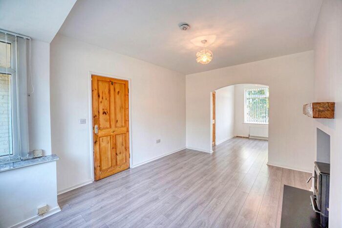 3 Bedroom Semi-Detached House For Sale In Knoll Rise, Dunston, NE11