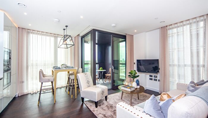 2 Bedroom Flat To Rent In Charles Clowes Walk, London, SW11