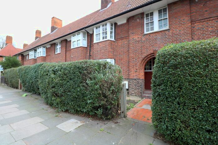 4 Bedroom Terraced House To Rent In Old Oak Common Lane, London, W3